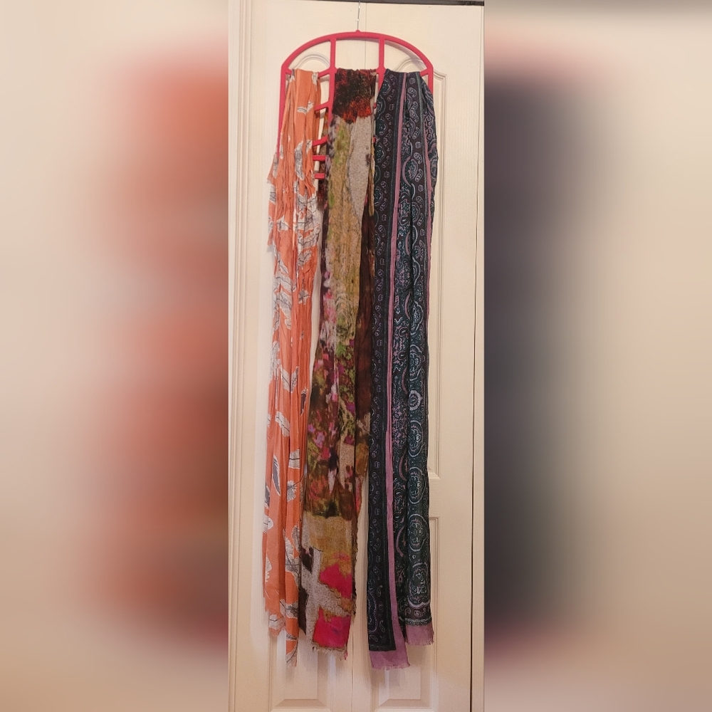 Bundle of women scarves